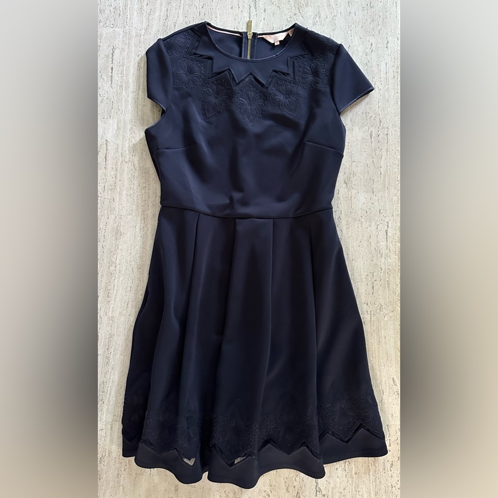 Ted Baker London Navy Cheskka Lace & Mesh Skater Dress | Ted Size 4 / US 10 - Picture 5 of 16